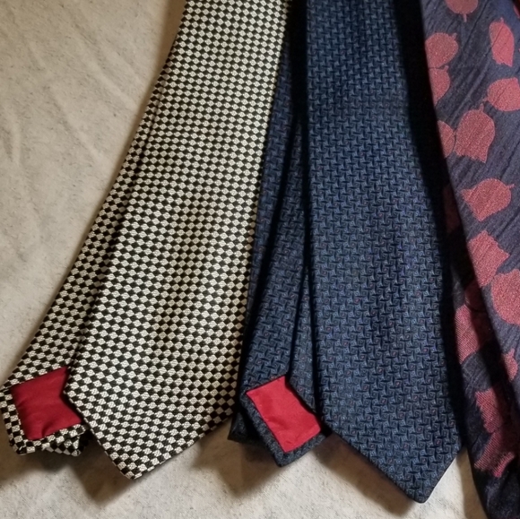 Ties, 2 Boss + 2 Iris Richardson - Picture 2 of 5